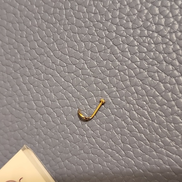 NWT 14K GOLD & DIAMOND 1.5 MM (.015CT TW) YELLOW GOLD NOSE RING TWIST SCREW 20G - Picture 2 of 4